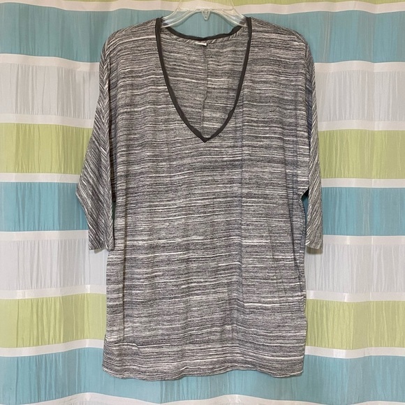 Three Dots Heathered V-Neck Top Silk Trim Sz Large - Picture 9 of 9